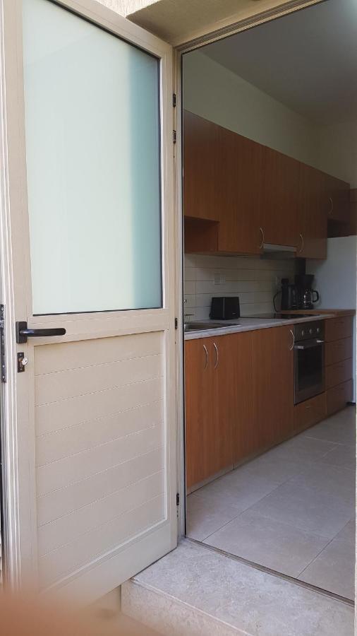 Kerynia Apartments Paphos Exterior photo
