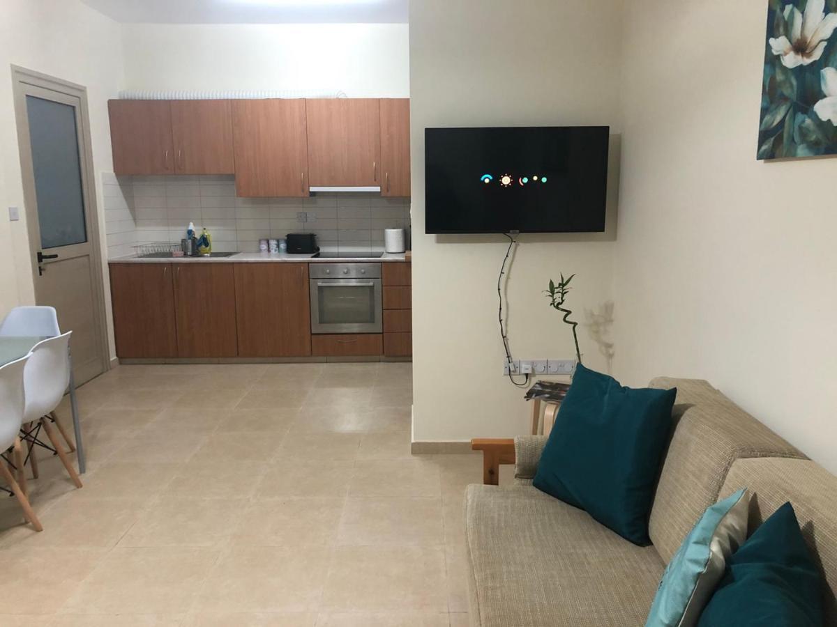 Kerynia Apartments Paphos Exterior photo