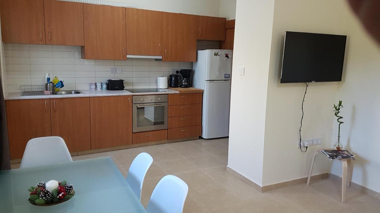 Kerynia Apartments Paphos Exterior photo