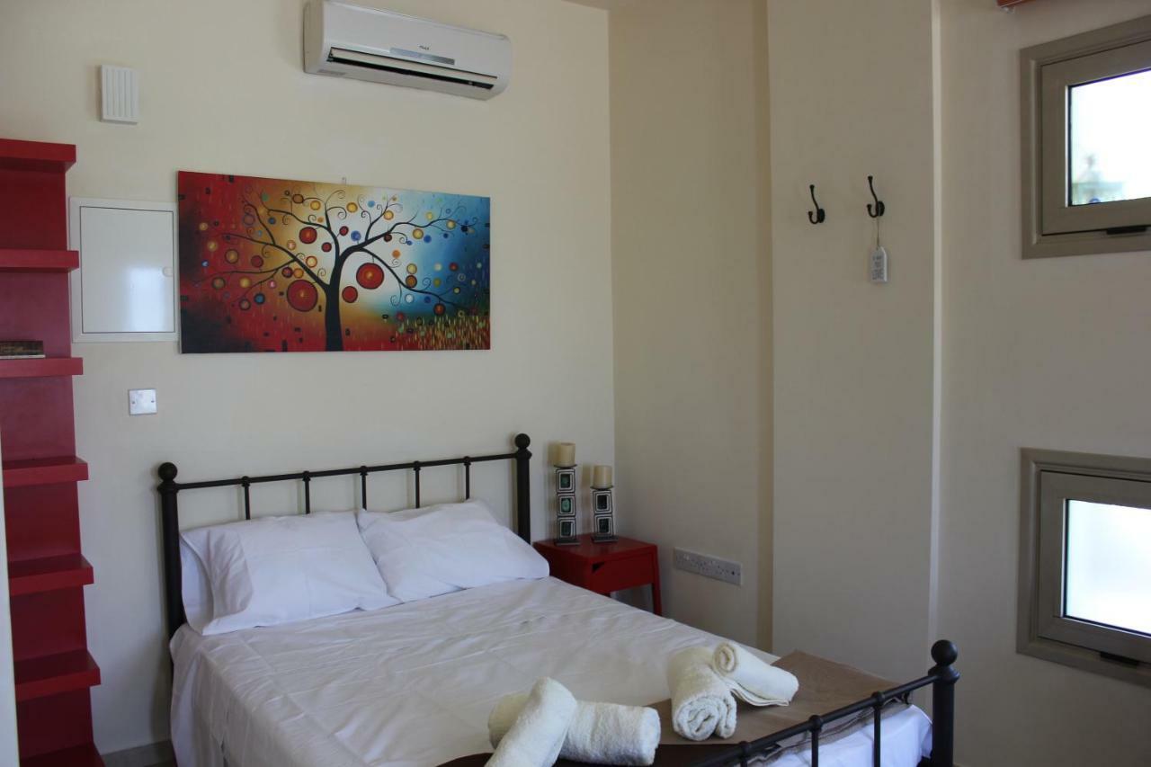 Kerynia Apartments Paphos Exterior photo