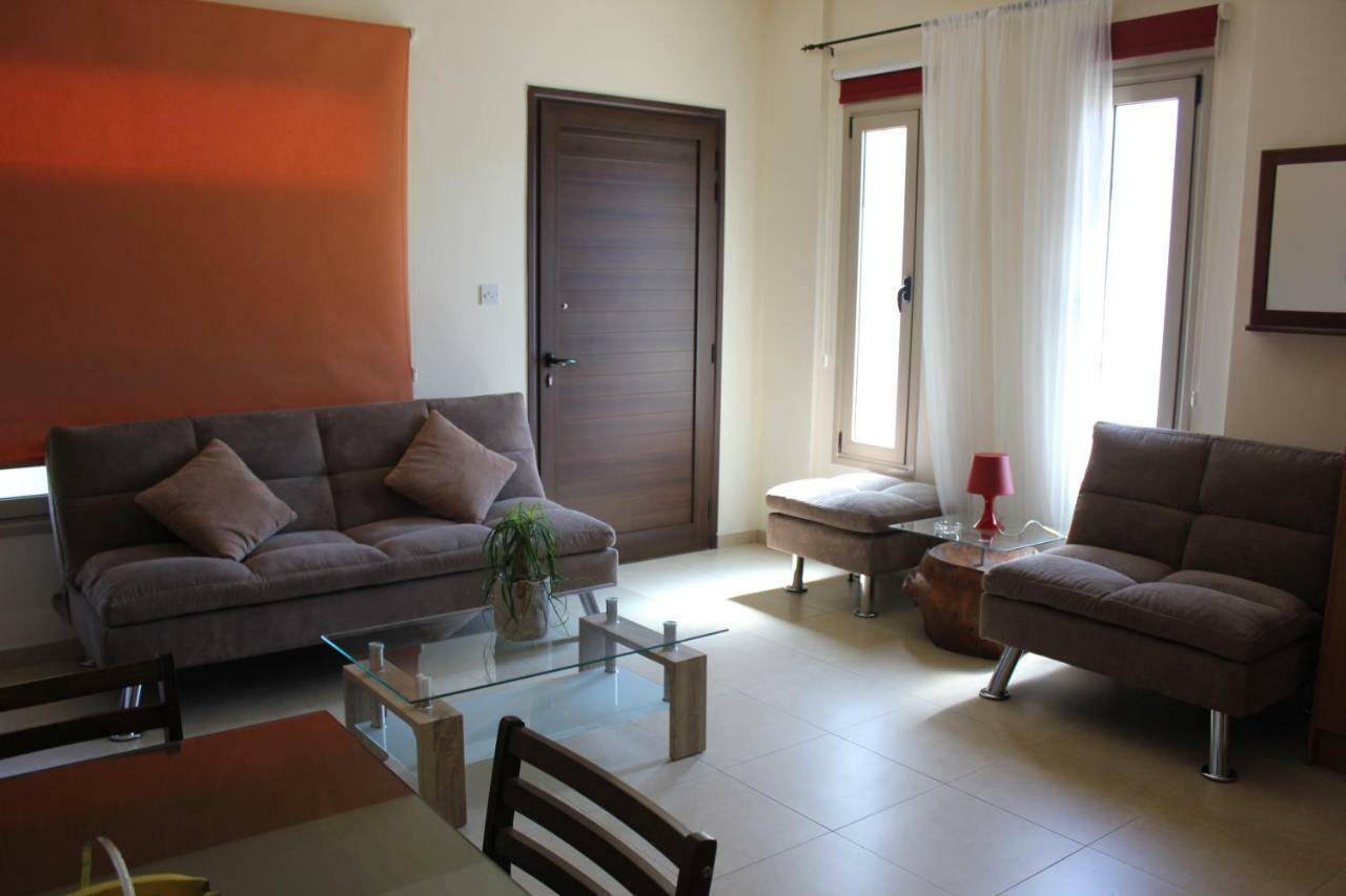 Kerynia Apartments Paphos Exterior photo