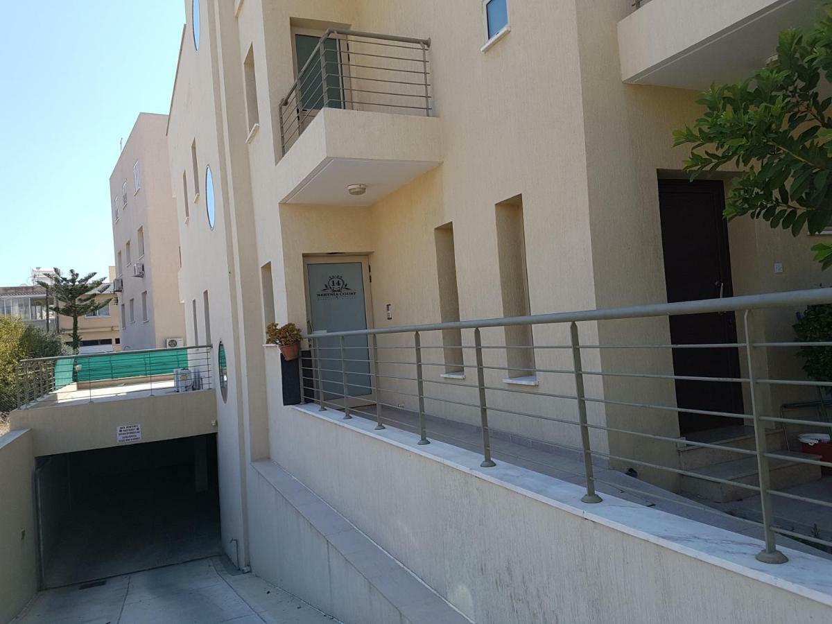 Kerynia Apartments Paphos Exterior photo