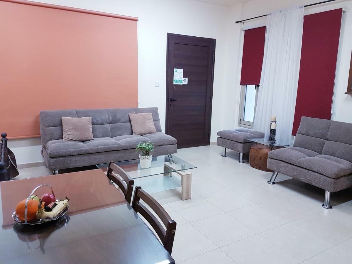 Kerynia Apartments Paphos Exterior photo
