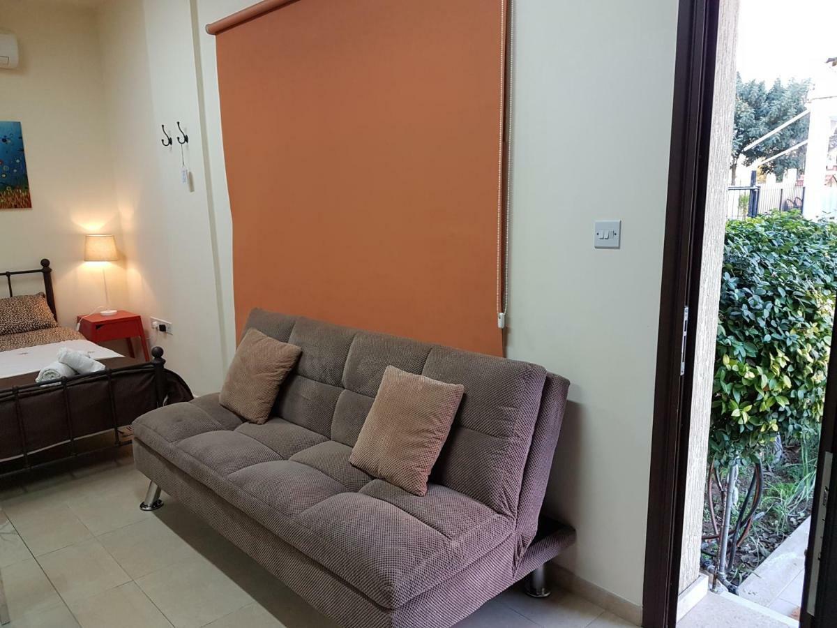 Kerynia Apartments Paphos Exterior photo