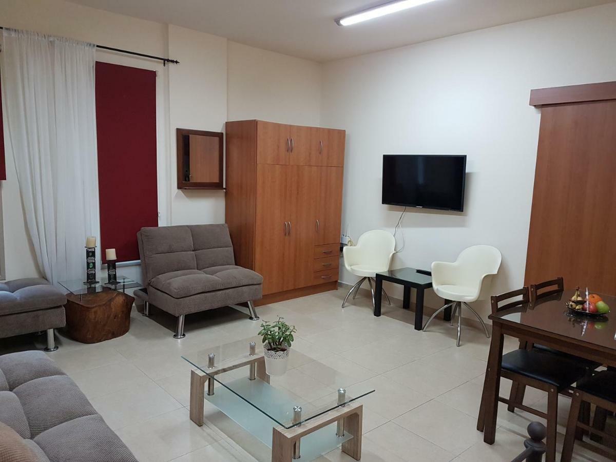 Kerynia Apartments Paphos Exterior photo